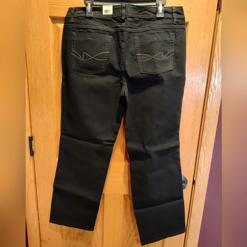 NWT Womens Faded Glory Black Jeans, 14 Petite, Straight Leg Eased - Picture 6 of 7